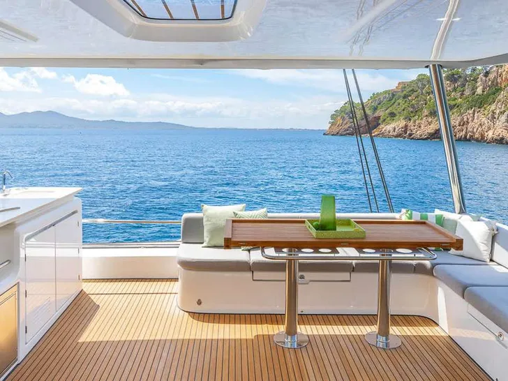 SOFIA Lagoon 60 - flybridge seating and kitchenette SOFIA Lagoon 60 - flybridge seating and kitchenette