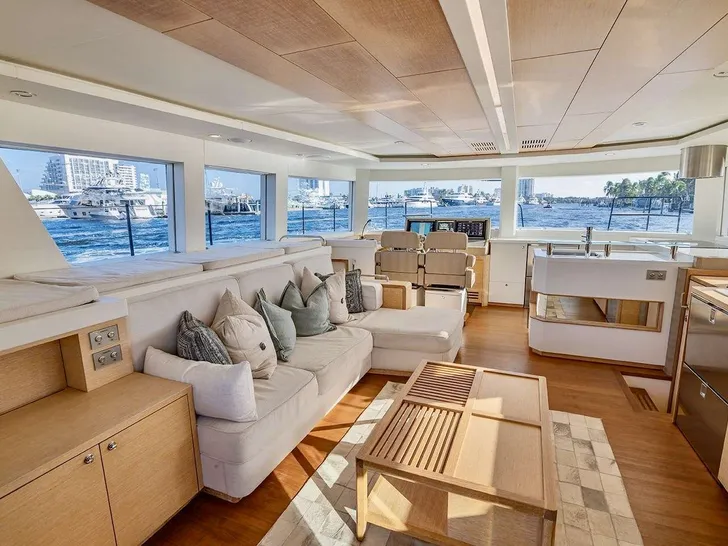 CATA Nishii 54 - Main Saloon CATA Nishii 54 - Main Saloon