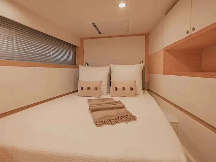 CATA Nishii 54 - VIP Cabin CATA Nishii 54 - VIP Cabin