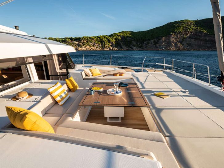 FARBEN Bali 5.8 - foredeck FARBEN Bali 5.8 - foredeck