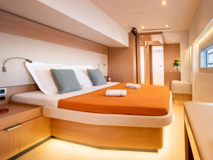FARBEN Bali 5.8 - master cabin FARBEN Bali 5.8 - master cabin