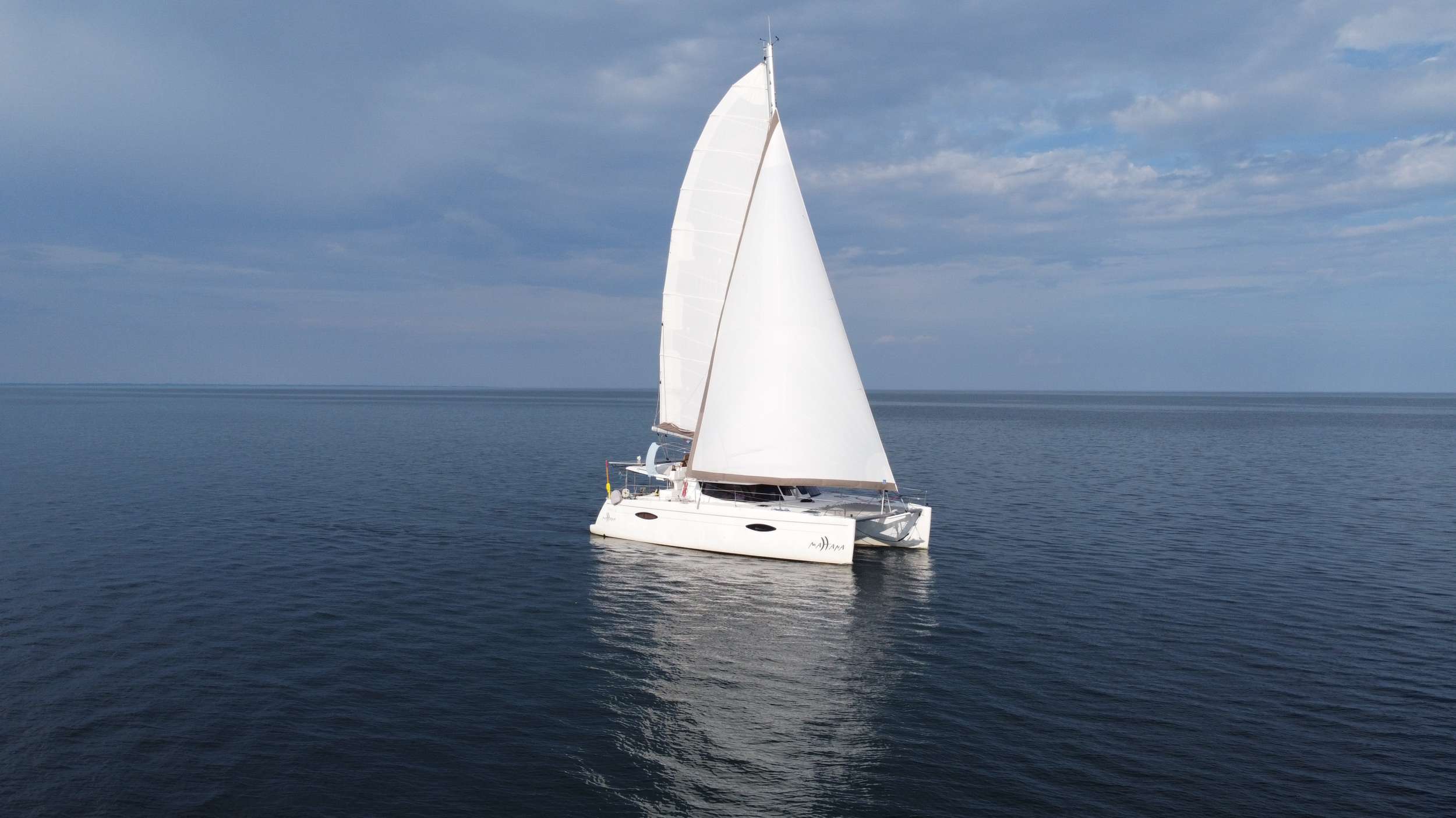 MAHANA Fountaine Pajot Helia 44 - profile