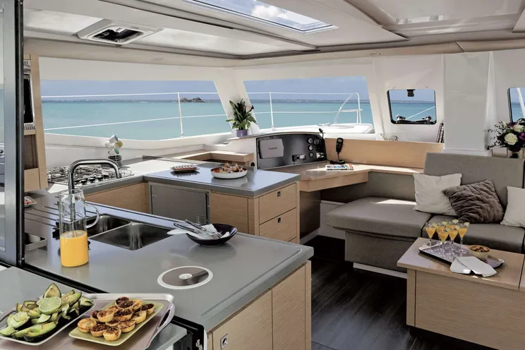 Charter Yacht MAHANA - Fountaine Pajot Helia 44 - 3 Cabins - Panarea - Moorea - Tahiti - French Polynesia