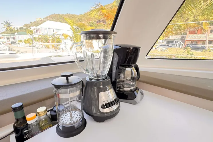 Charter Yacht AQUATIC ODYSSEY - Bali 4.2 - 4 Cabins - Tortola - Anegada - Virgin Gorda - BVI - Caribbean