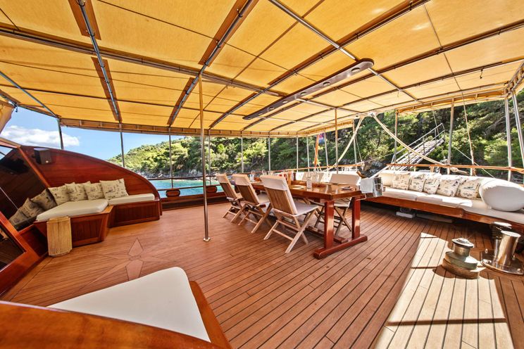 Charter Yacht ELEGANZA - Custom Gulet 27m - 5 Cabins - Split - Dubrovnik - Hvar - Croatia