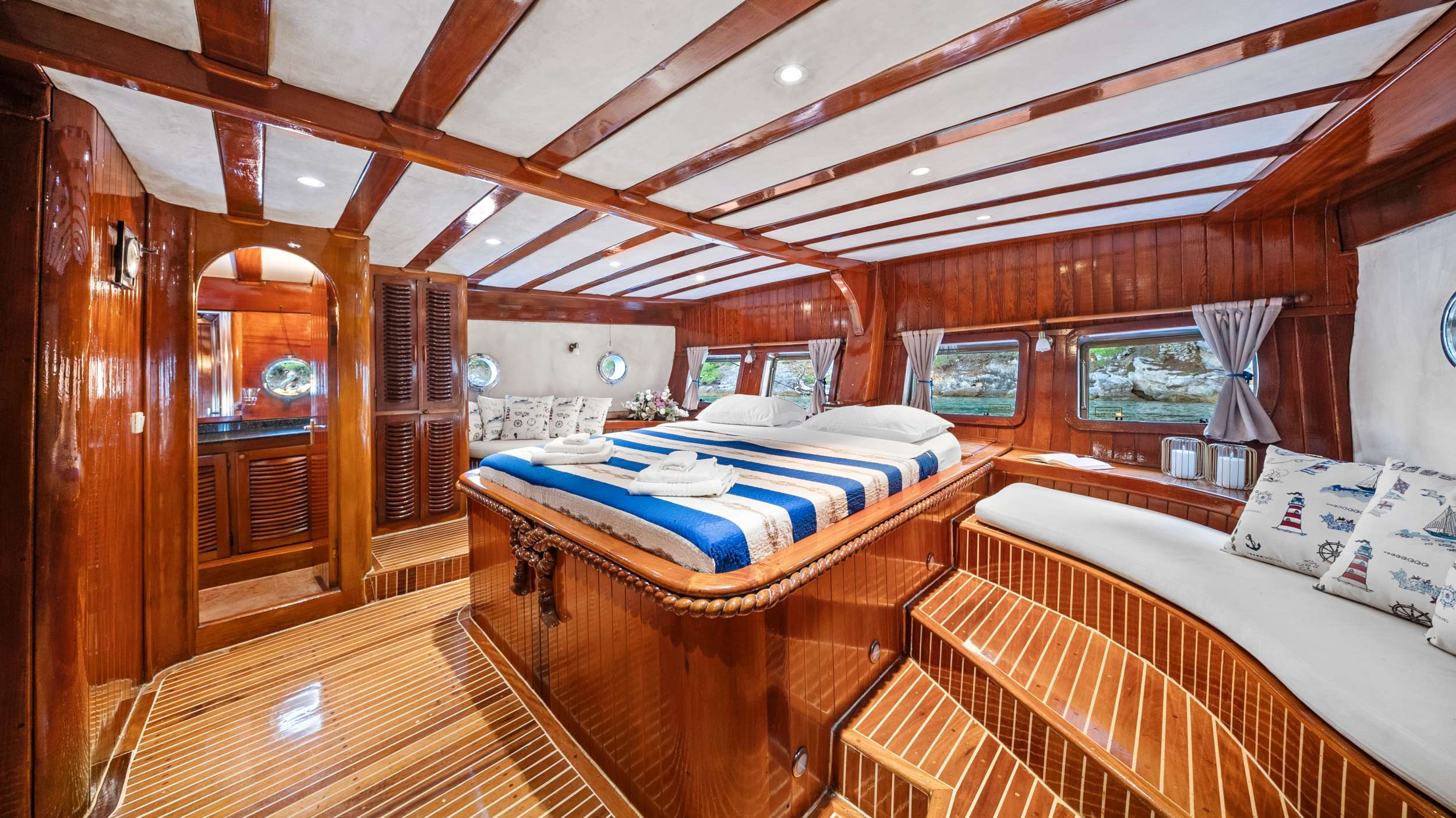 Charter Yacht ELEGANZA - Custom Gulet 27m - 5 Cabins - Split - Dubrovnik - Hvar - Croatia