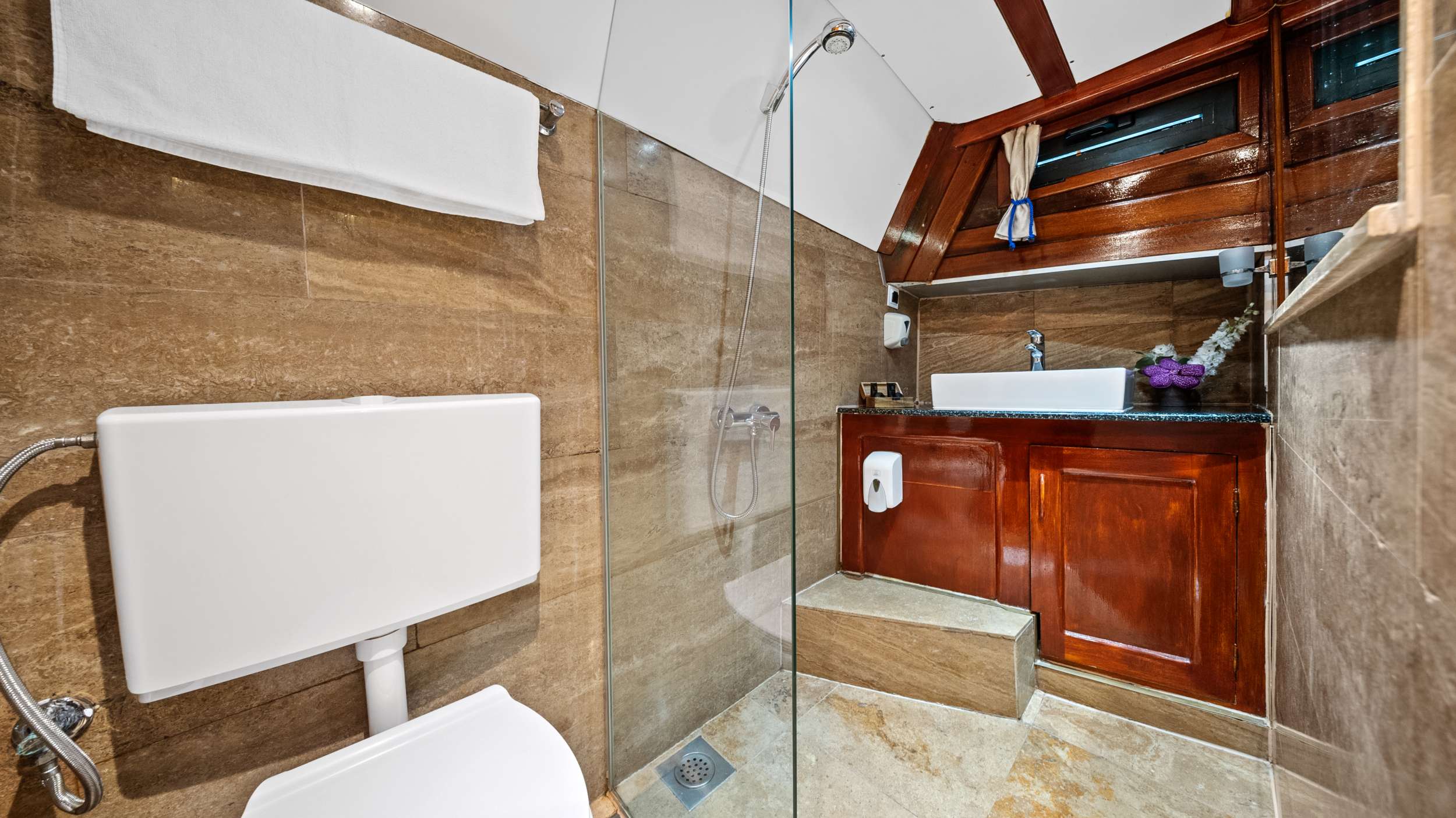 Charter Yacht ELEGANZA - Custom Gulet 27m - 5 Cabins - Split - Dubrovnik - Hvar - Croatia