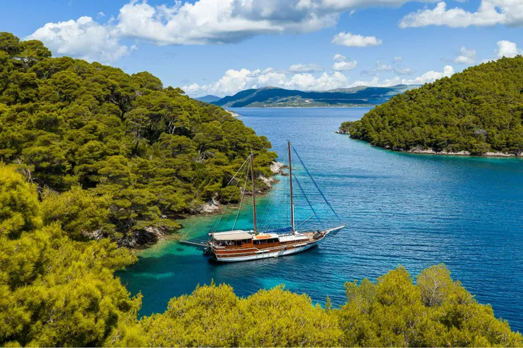 Charter Yacht ELEGANZA - Custom Gulet 27m - 5 Cabins - Split - Dubrovnik - Hvar - Croatia