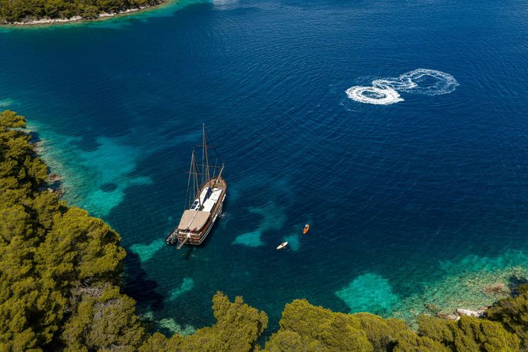 Charter Yacht ELEGANZA - Custom Gulet 27m - 5 Cabins - Split - Dubrovnik - Hvar - Croatia