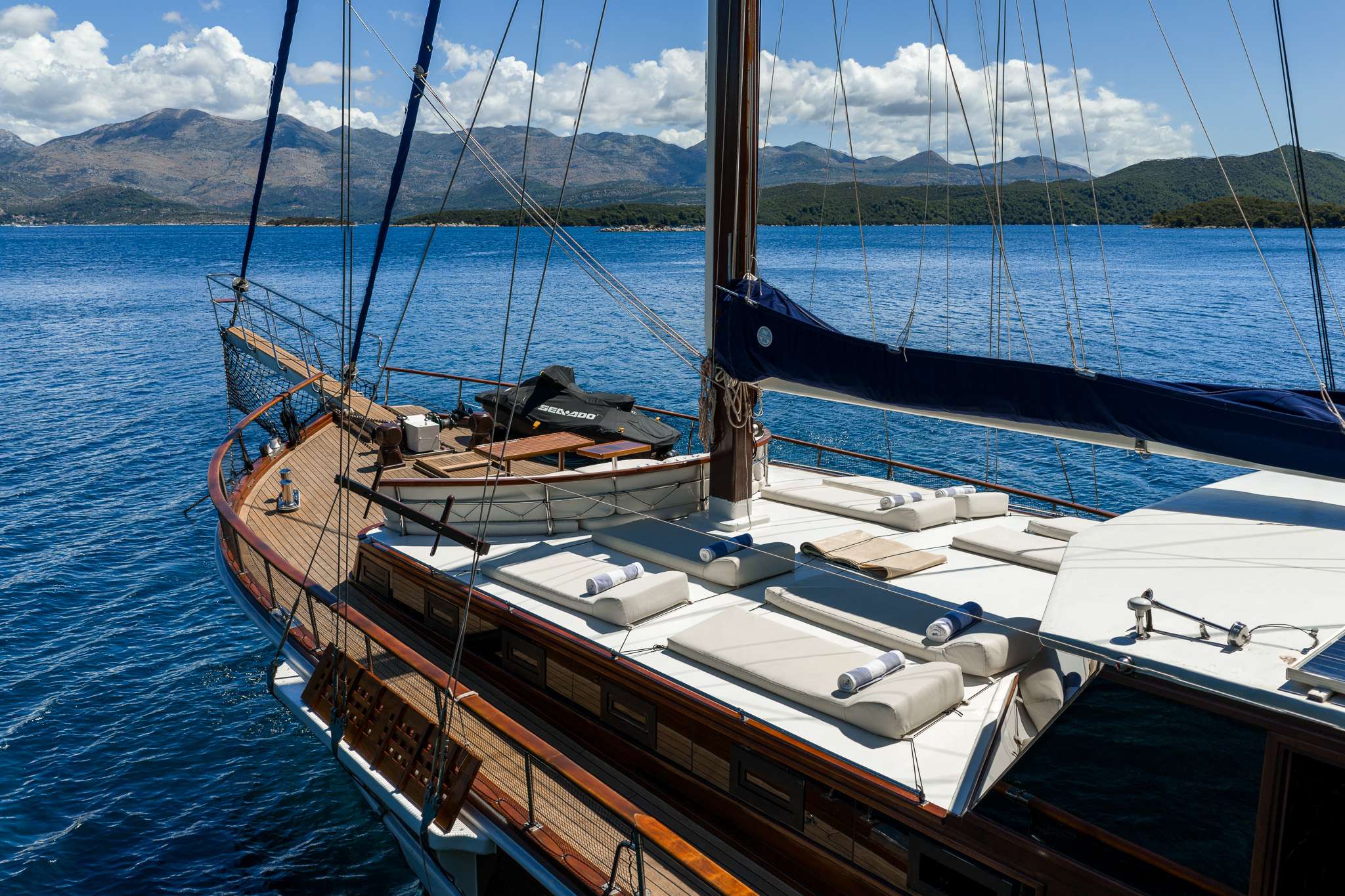 Charter Yacht ELEGANZA - Custom Gulet 27m - 5 Cabins - Split - Dubrovnik - Hvar - Croatia