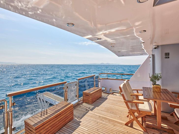 WIDE LIBERTY Torgem 28m - aft deck WIDE LIBERTY Torgem 28m - aft deck
