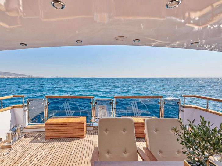 WIDE LIBERTY Torgem 28m - aft deck seating WIDE LIBERTY Torgem 28m - aft deck seating