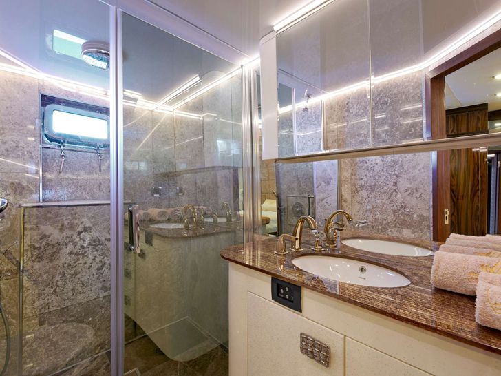 WIDE LIBERTY Torgem 28m - master cabin bathroom WIDE LIBERTY Torgem 28m - master cabin bathroom