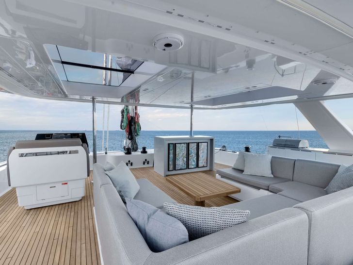 AGATA BLU Sunreef 70 - flybridge lounge AGATA BLU Sunreef 70 - flybridge lounge