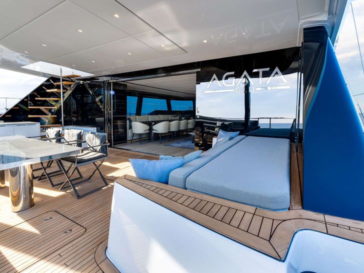AGATA BLU Sunreef 70 - aft deck lounge and dining area AGATA BLU Sunreef 70 - aft deck lounge and dining area
