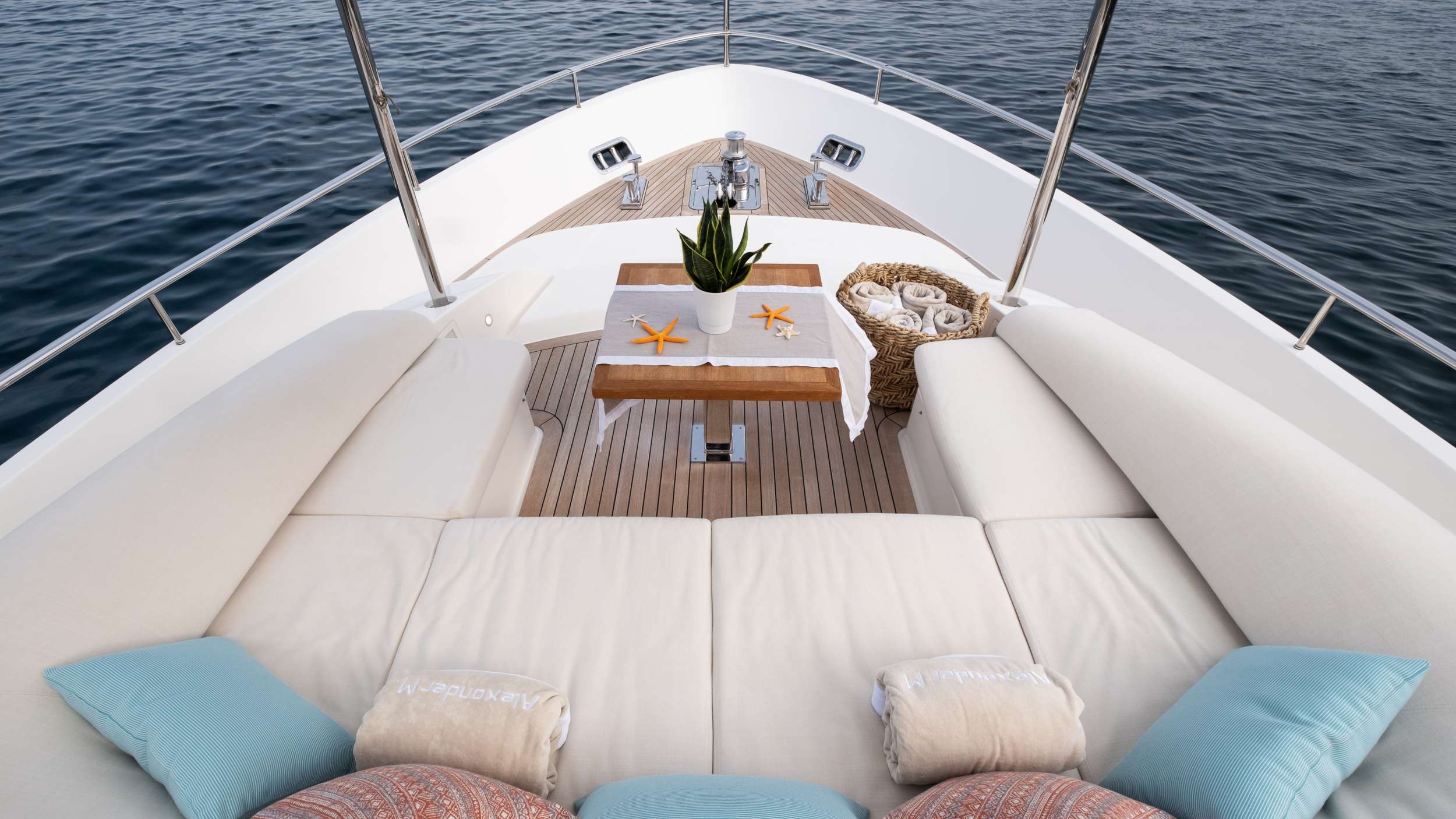 ALEXANDER M Sanlorenzo SL78 - foredeck