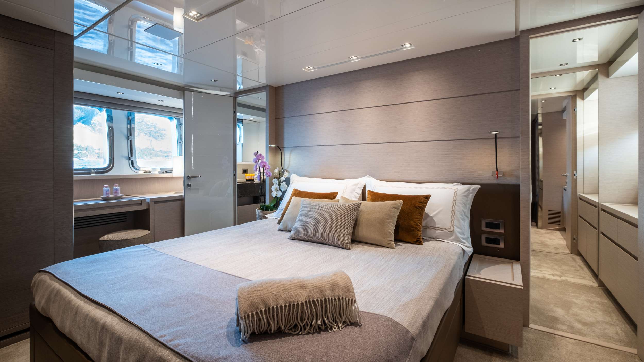 ALEXANDER M Sanlorenzo SL78 - master cabin