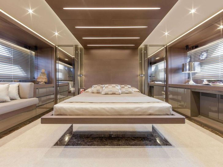 WHY NOT Dominator 78 - master cabin WHY NOT Dominator 78 - master cabin