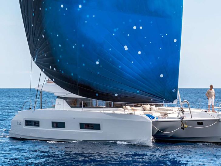 HUMBLE ONE Lagoon 55 - side profile HUMBLE ONE Lagoon 55 - side profile