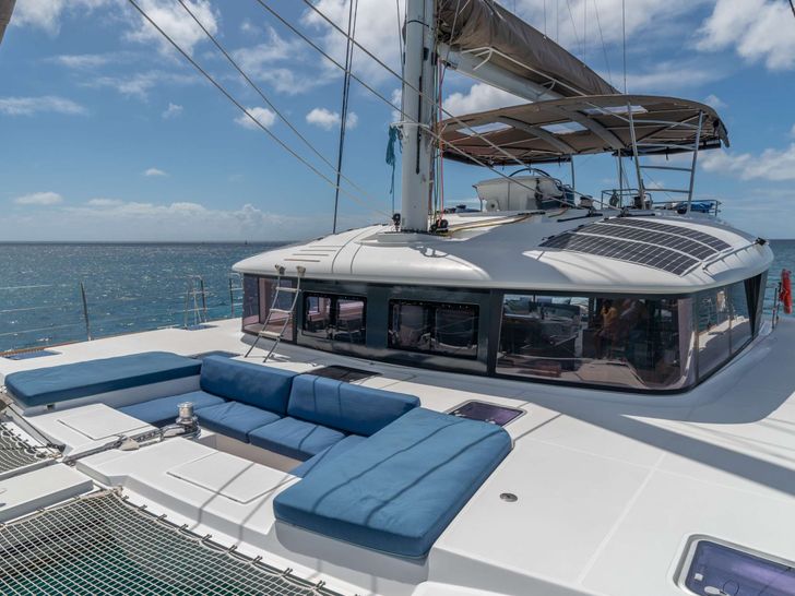 EVER III Lagoon 560 - foredeck EVER III Lagoon 560 - foredeck