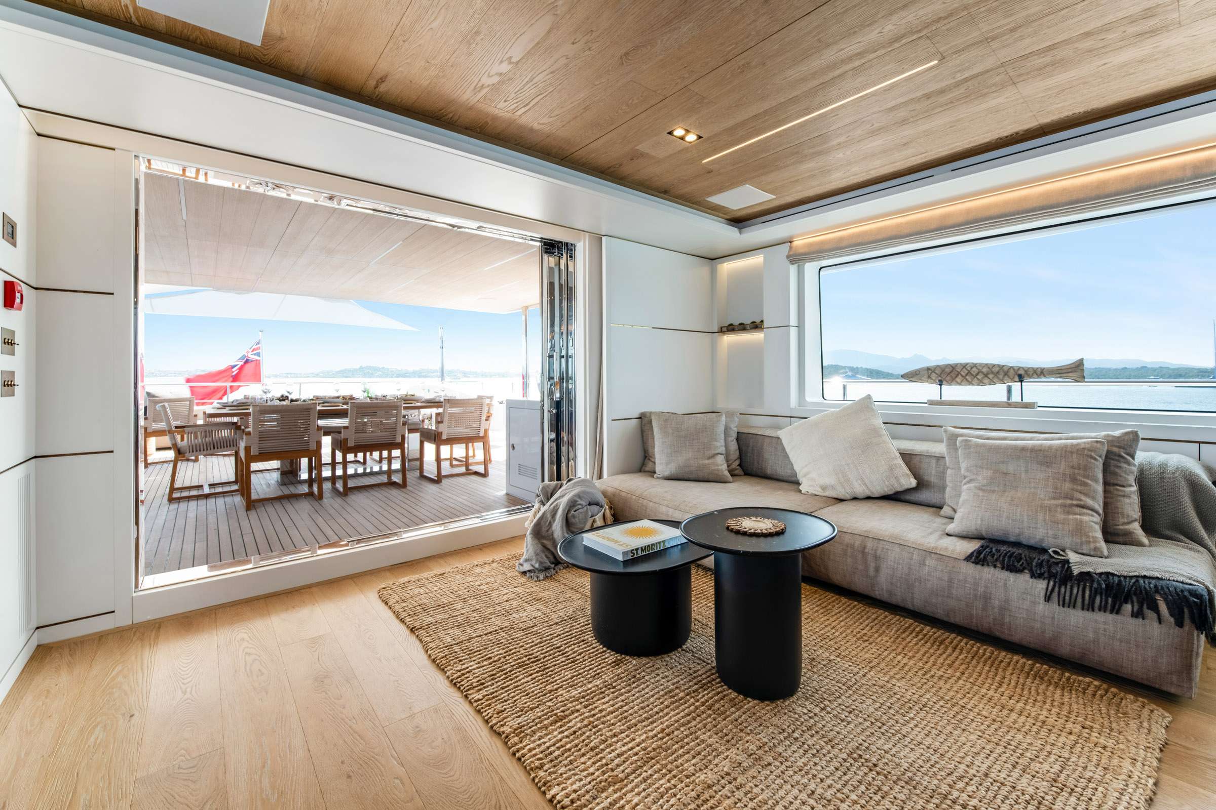 SABAI Cantiere Delle Marche Nauta Air 110 - sky lounge