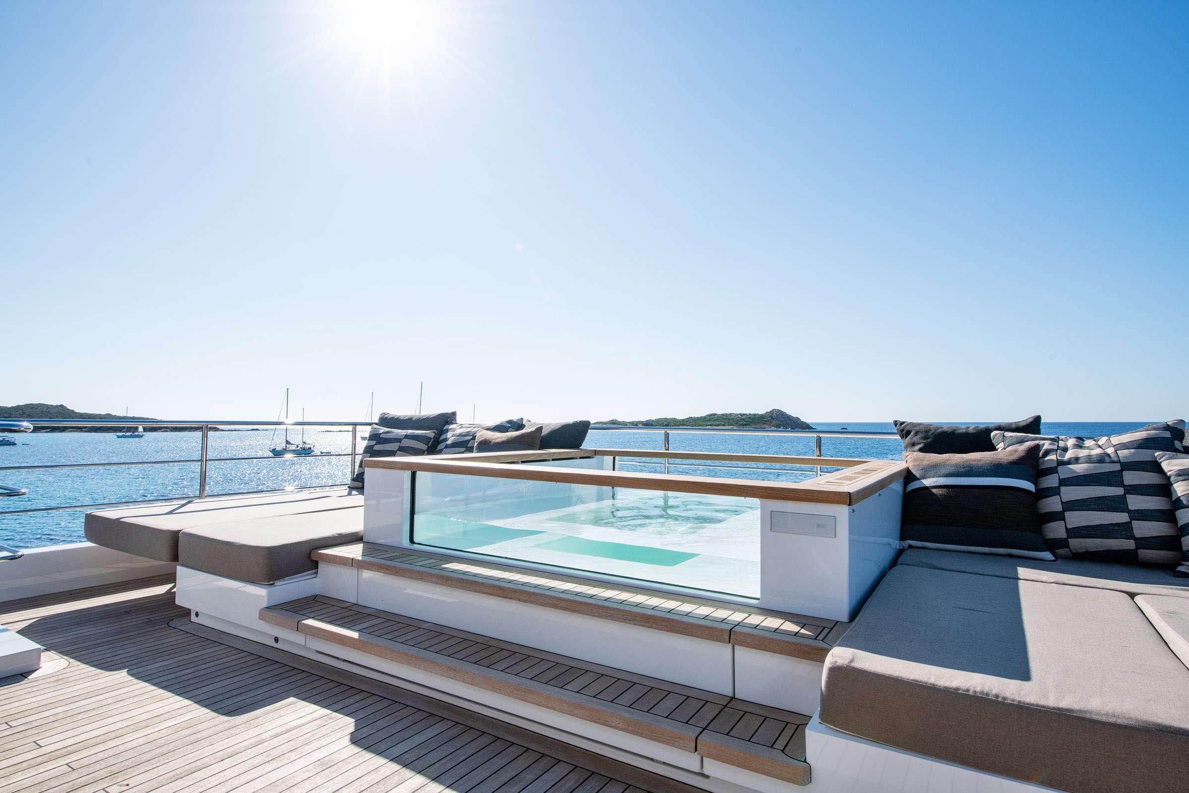 SABAI Cantiere Delle Marche Nauta Air 110 - sun deck jacuzzi