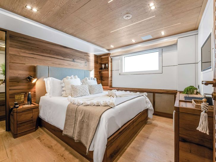 SABAI Cantiere Delle Marche Nauta Air 110 - VIP cabin 1 SABAI Cantiere Delle Marche Nauta Air 110 - VIP cabin 1