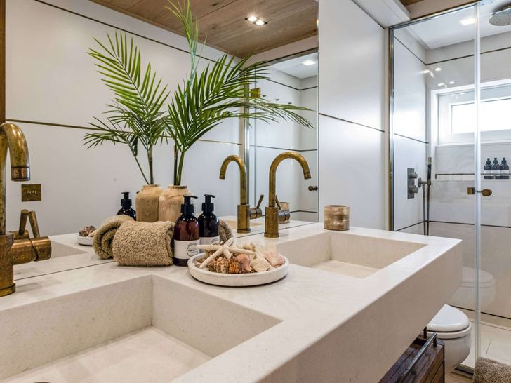 SABAI Cantiere Delle Marche Nauta Air 110 - VIP cabin 1 bathroom SABAI Cantiere Delle Marche Nauta Air 110 - VIP cabin 1 bathroom