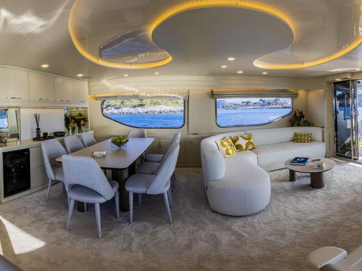 ANDROMEDA Posillipo Technema 80 - saloon ANDROMEDA Posillipo Technema 80 - saloon