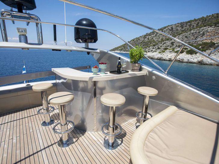 ANDROMEDA Posillipo Technema 80 - flybridge bar ANDROMEDA Posillipo Technema 80 - flybridge bar