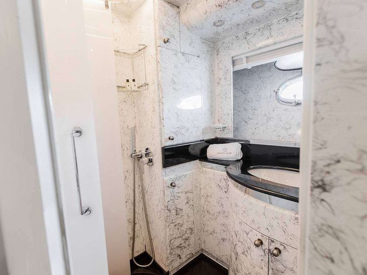 ANDROMEDA Posillipo Technema 80 - twin cabin bathroom ANDROMEDA Posillipo Technema 80 - twin cabin bathroom