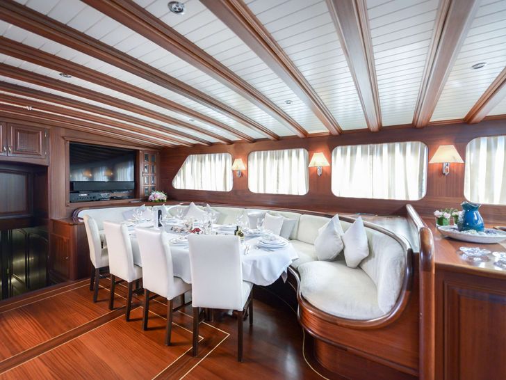 LADY CHRISTA Bodrum Shipyard 36m - dining area LADY CHRISTA Bodrum Shipyard 36m - dining area
