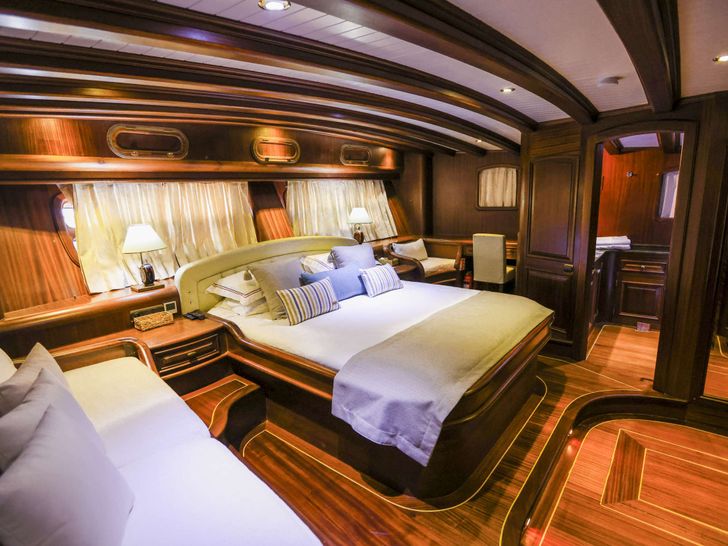 LADY CHRISTA Bodrum Shipyard 36m - master cabin LADY CHRISTA Bodrum Shipyard 36m - master cabin