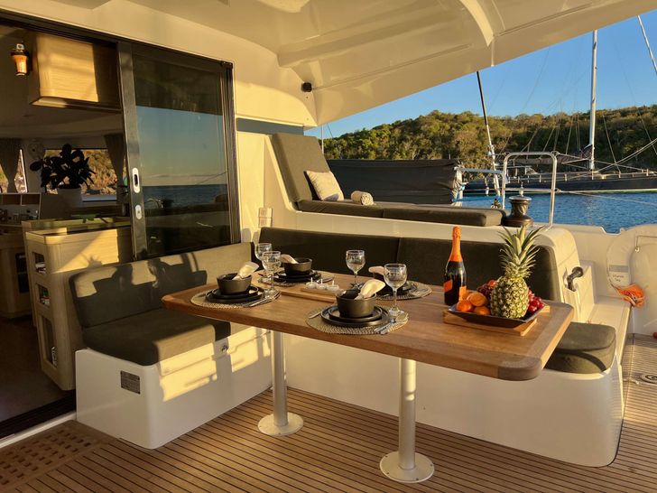 Vitamin Sea - Aft dining area Vitamin Sea - Aft dining area