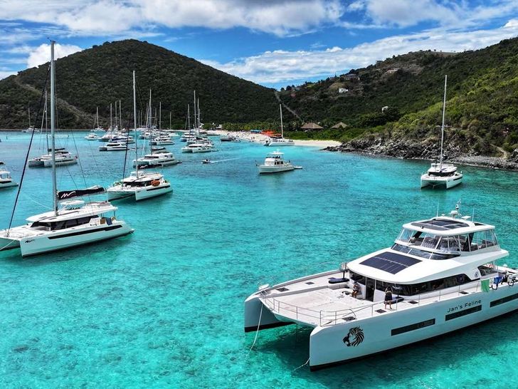 JAN'S FELINE Lagoon Seventy 8 - Anchored JAN'S FELINE Lagoon Seventy 8 - Anchored