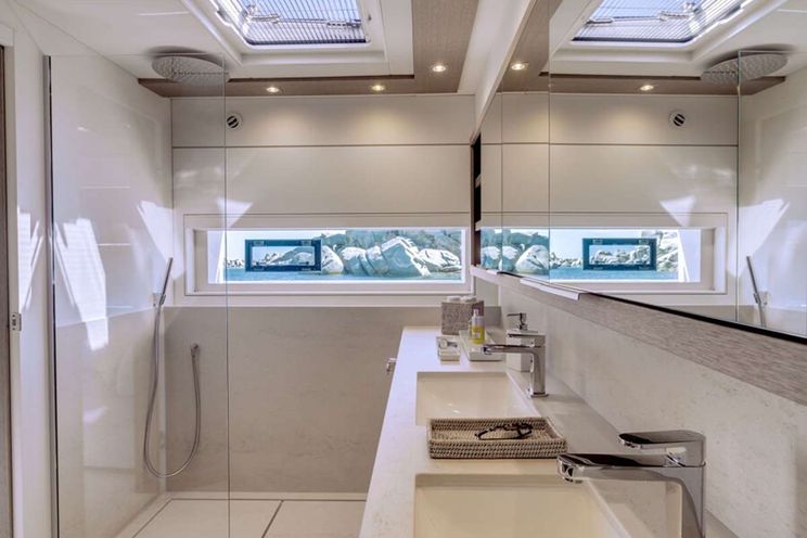 Charter Yacht JANS FELINE - Lagoon Seventy 8 - 4 Cabins - Tortola - Anegada - Virgin Gorda - BVI - Caribbean