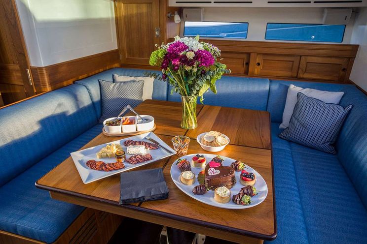 Charter Yacht CIRRUS - Sailing Yacht 68ft - 3 Cabins - Nassau - Exumas - Bahamas