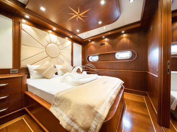 QUESTA VITA Custom Gulet 32m - VIP cabin QUESTA VITA Custom Gulet 32m - VIP cabin