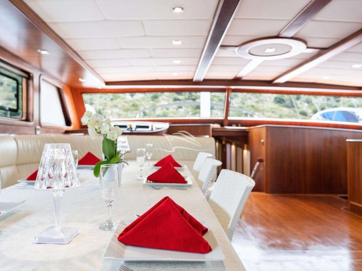 QUESTA VITA Custom Gulet 32m - indoor dining area QUESTA VITA Custom Gulet 32m - indoor dining area