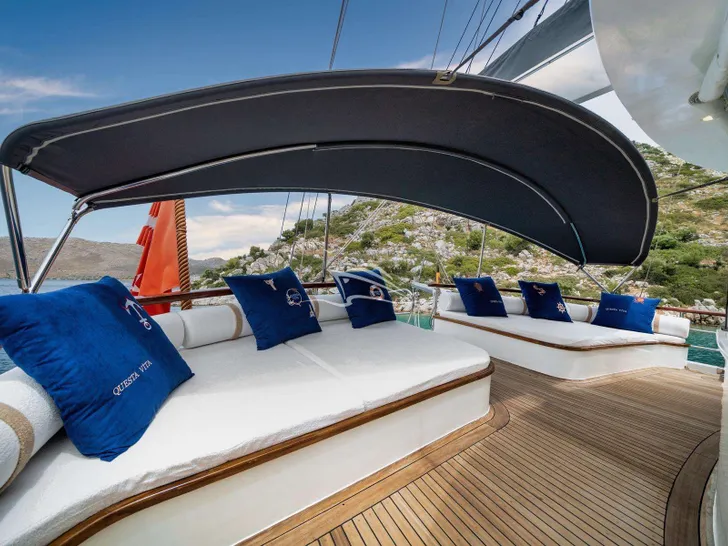 QUESTA VITA Custom Gulet 32m - sunbathing area QUESTA VITA Custom Gulet 32m - sunbathing area