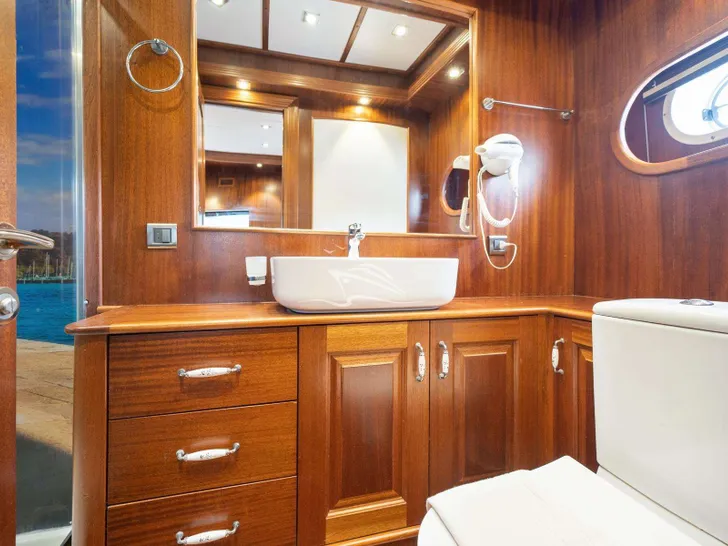 QUESTA VITA Custom Gulet 32m - guest cabin bathroom QUESTA VITA Custom Gulet 32m - guest cabin bathroom