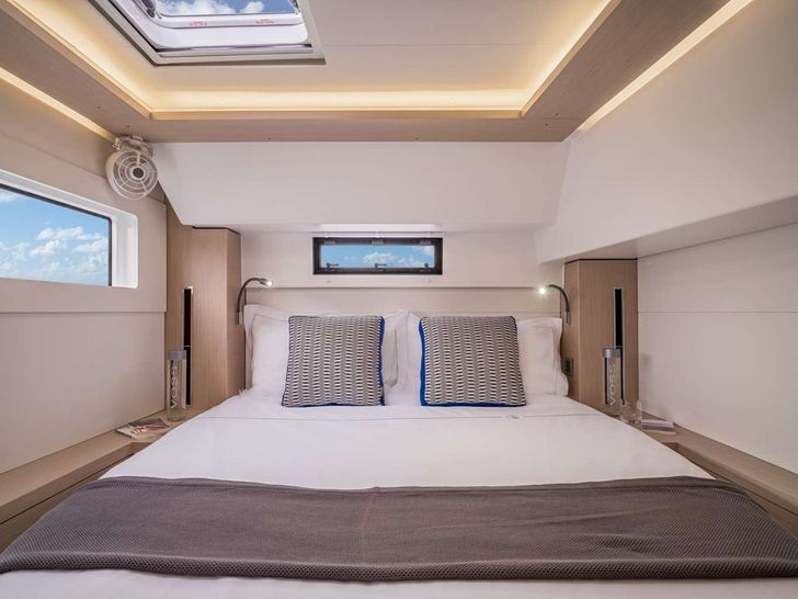 ZALINA Lagoon 46 - VIP cabin ZALINA Lagoon 46 - VIP cabin