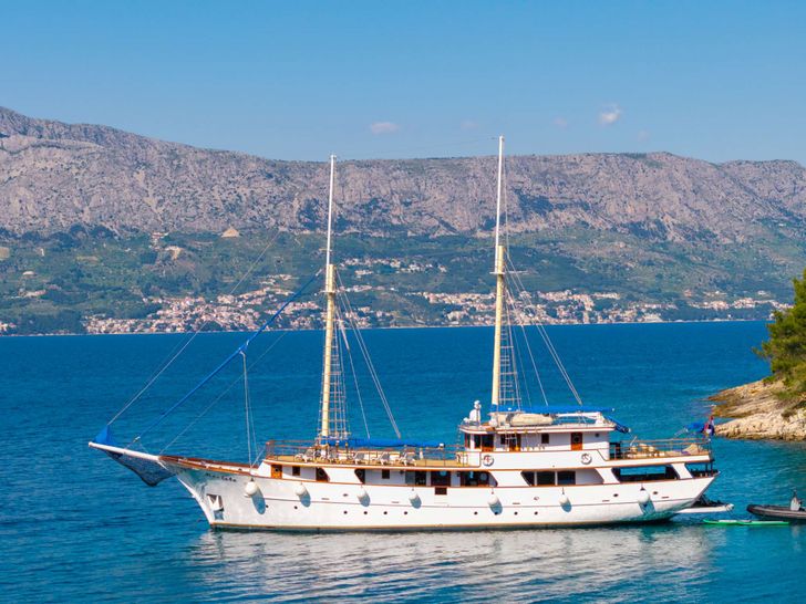 MENDULA Custom Sailing Yacht 41m - anchored MENDULA Custom Sailing Yacht 41m - anchored