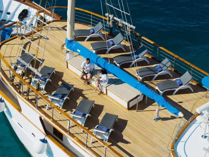 MENDULA Custom Sailing Yacht 41m - sundeck sunbathing area MENDULA Custom Sailing Yacht 41m - sundeck sunbathing area