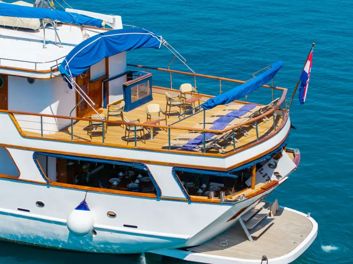 MENDULA Custom Sailing Yacht 41m - aft shot MENDULA Custom Sailing Yacht 41m - aft shot