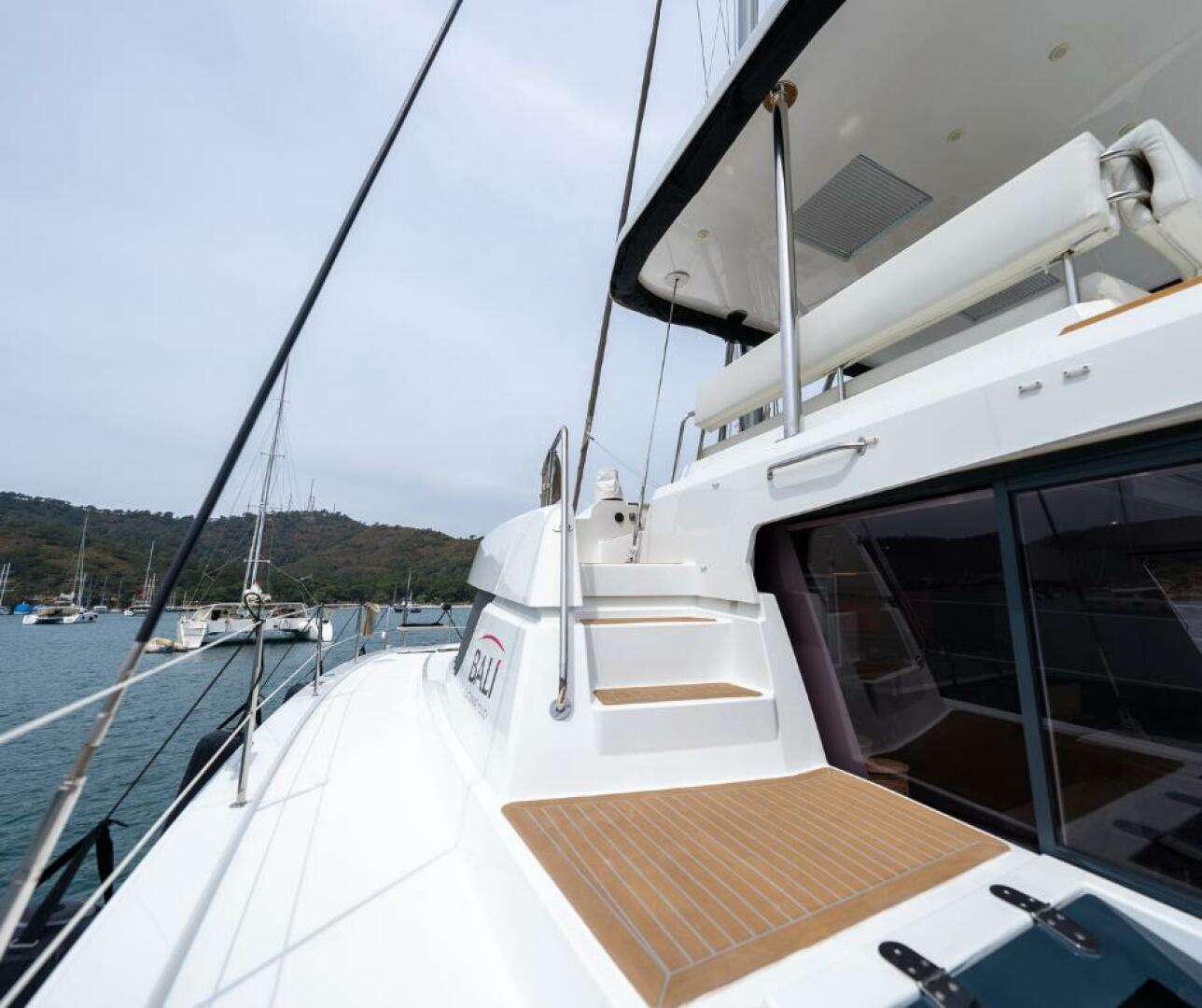 MY MARINA Bali 4.8 - side walkway