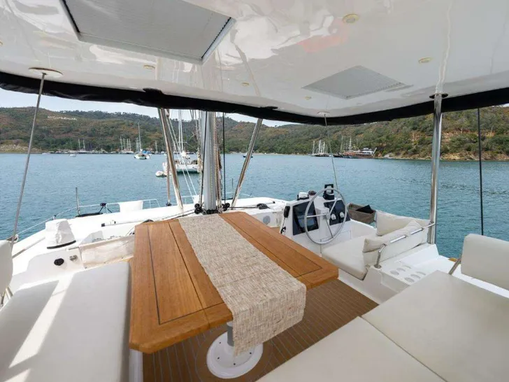 MY MARINA Bali 4.8 - flybridge MY MARINA Bali 4.8 - flybridge