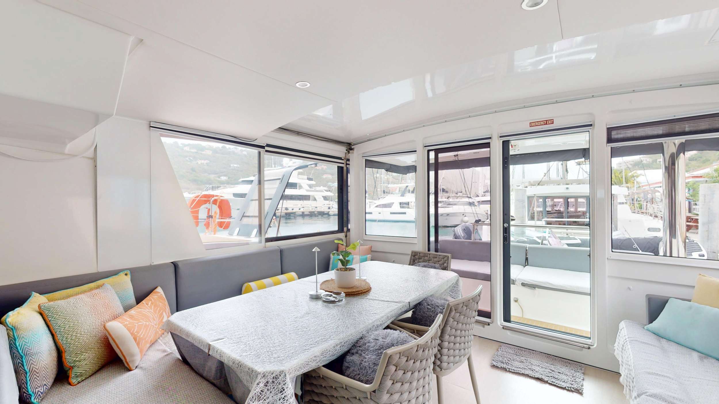 MY MARINA Bali 4.8 - saloon