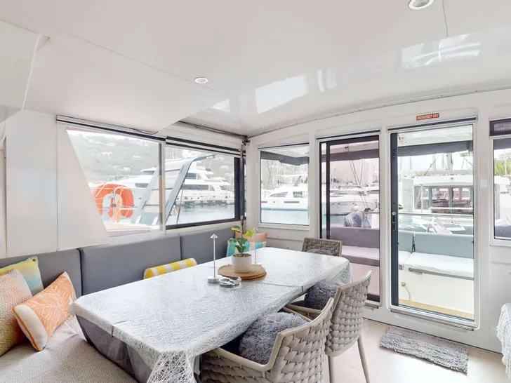 MY MARINA Bali 4.8 - saloon MY MARINA Bali 4.8 - saloon