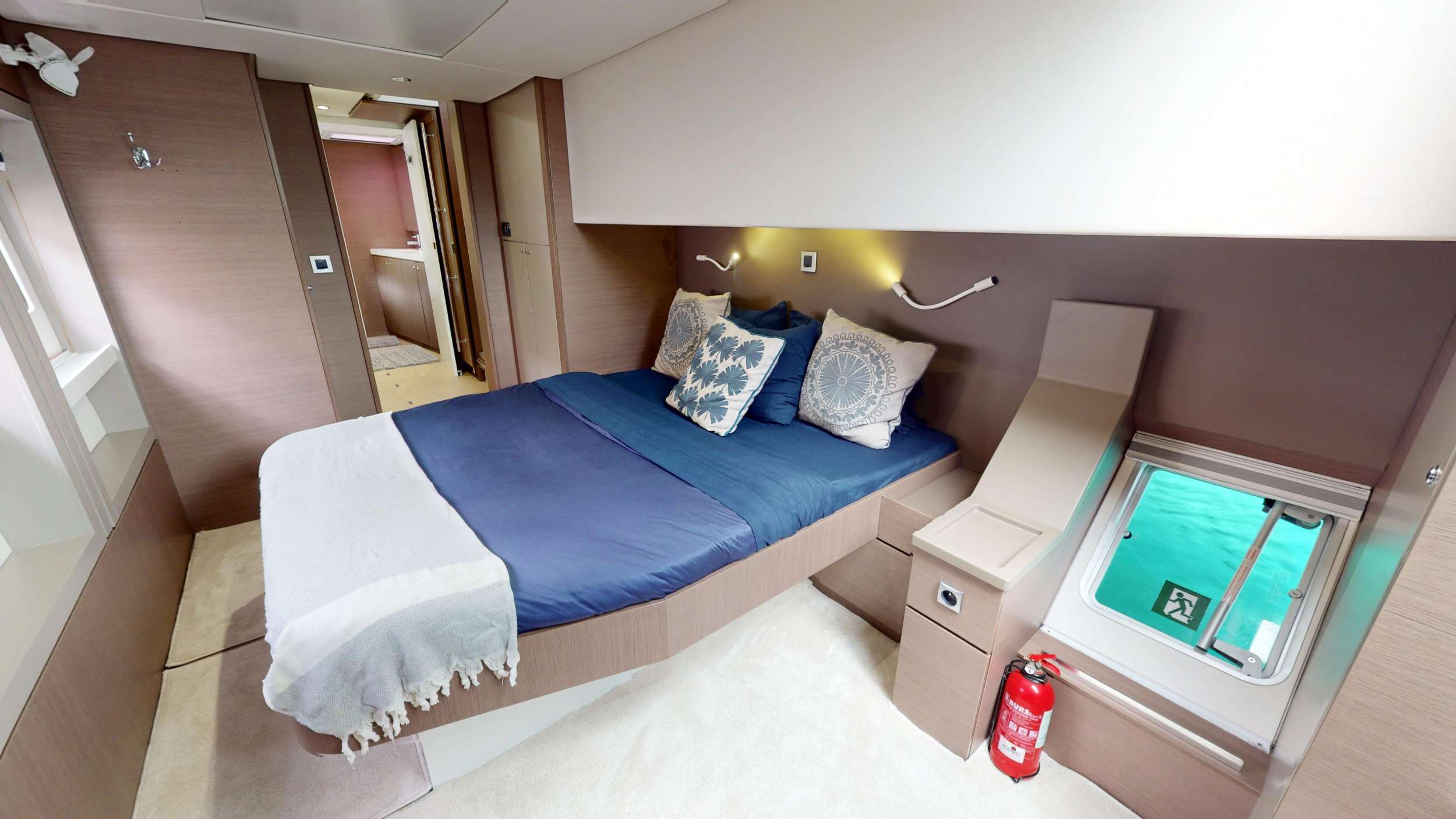 MY MARINA Bali 4.8 - master cabin